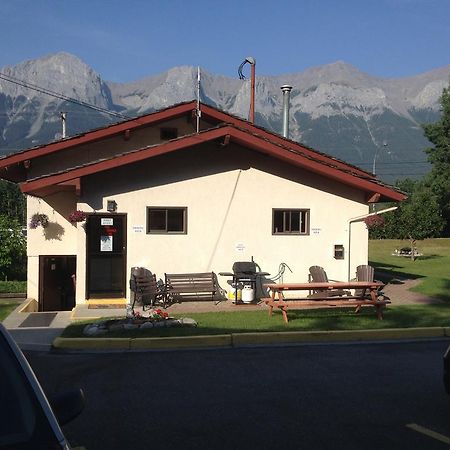 The Gateway Inn Canmore Buitenkant foto