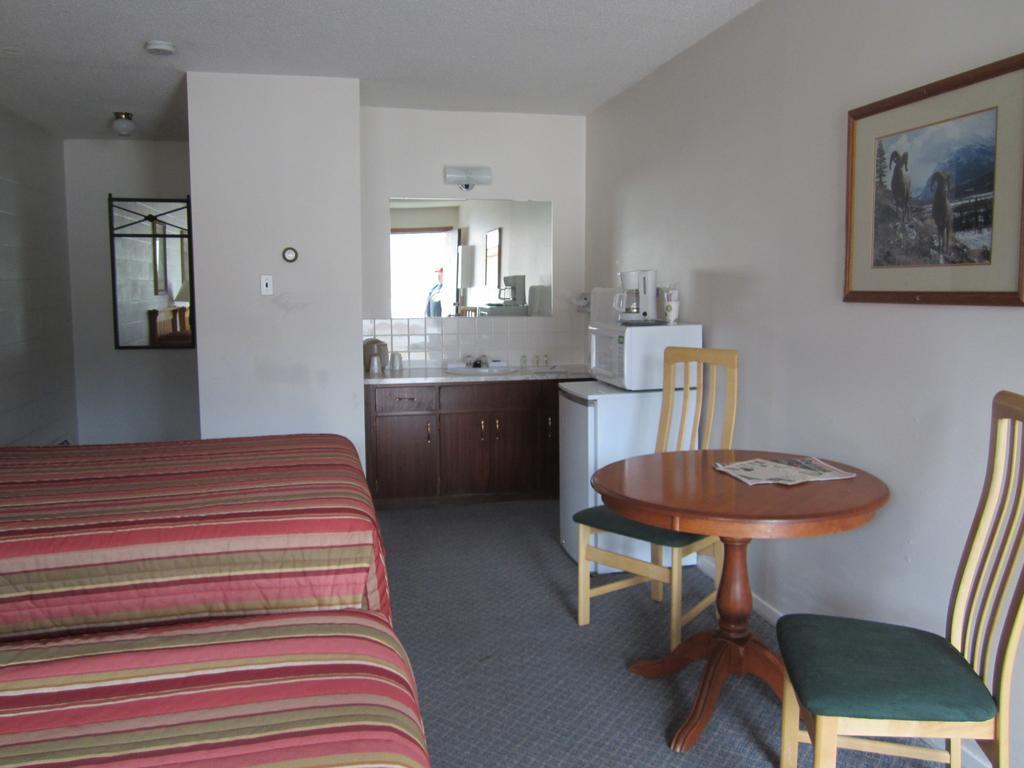 The Gateway Inn Canmore Kamer foto